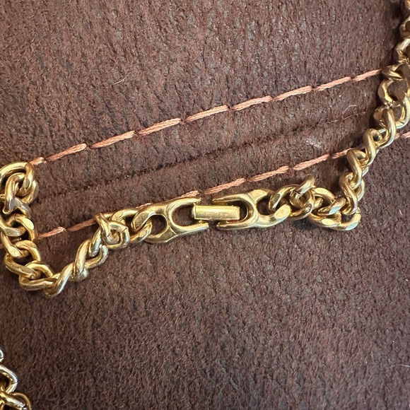 Vintage Gold Coin Pendant Necklace - Picture 2 of 4